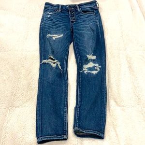 Distressed skinny jeans